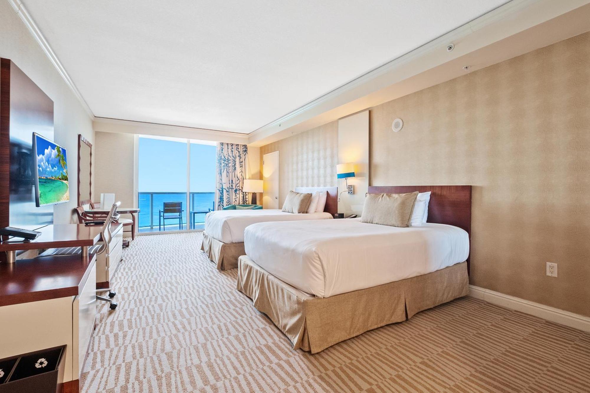 Trump International Deluxe 2 Queen Bed Ocean Front Санни Айлес Экстерьер фото