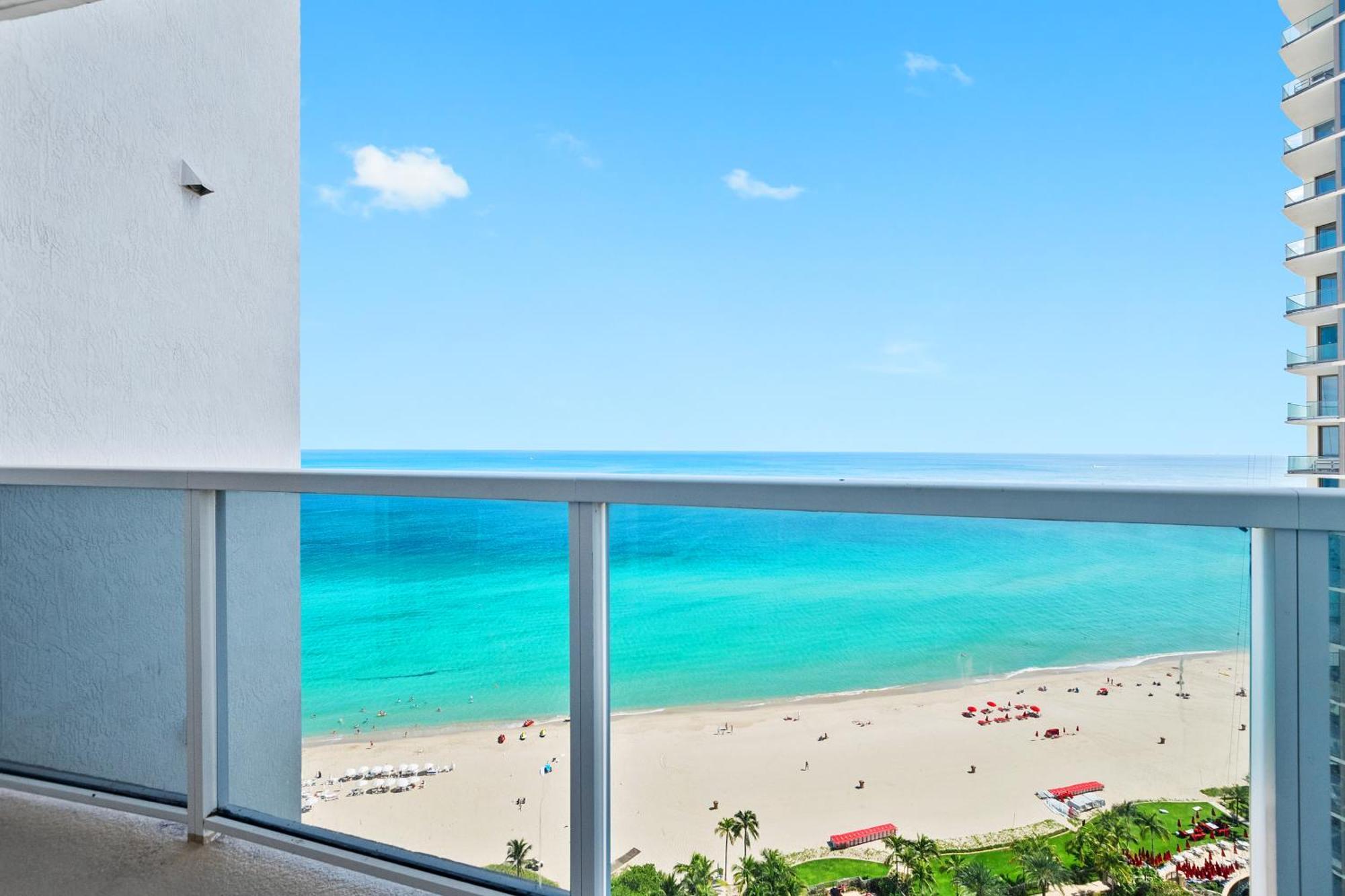 Trump International Deluxe 2 Queen Bed Ocean Front Санни Айлес Экстерьер фото